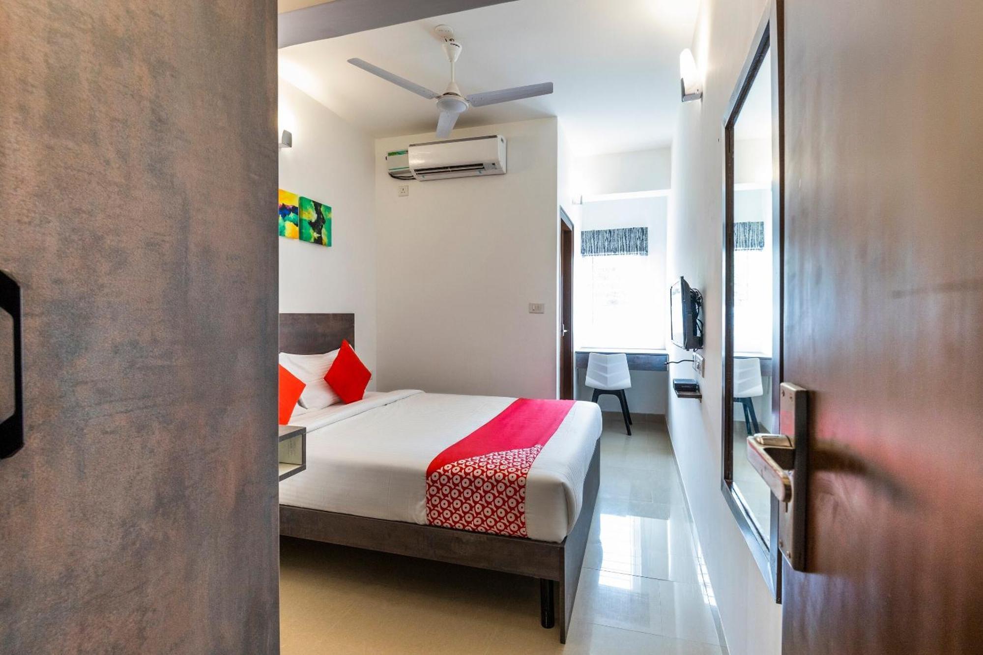 Super Townhouse Hebbal Hotel บังกาลอร์ ภายนอก รูปภาพ